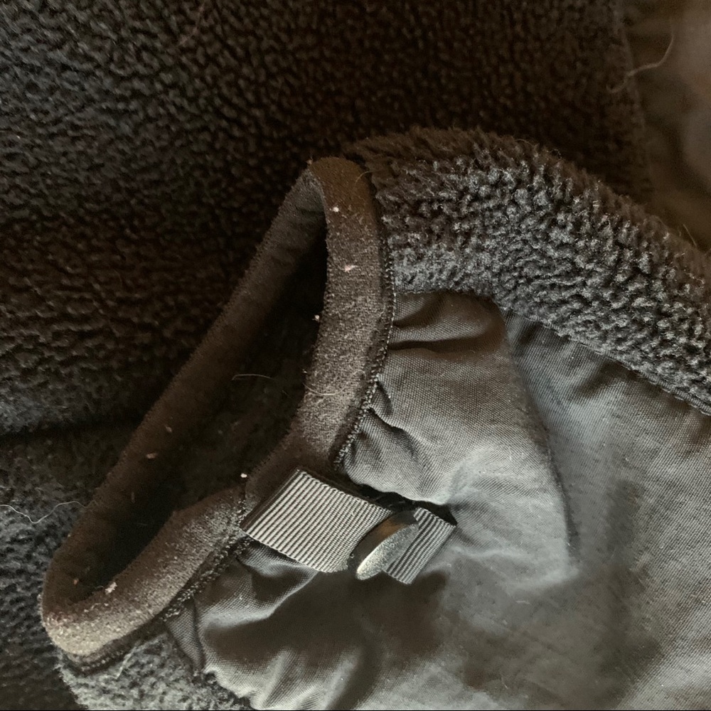 The North Face Girls Denali Jacket in Black - Picture 11 of 11